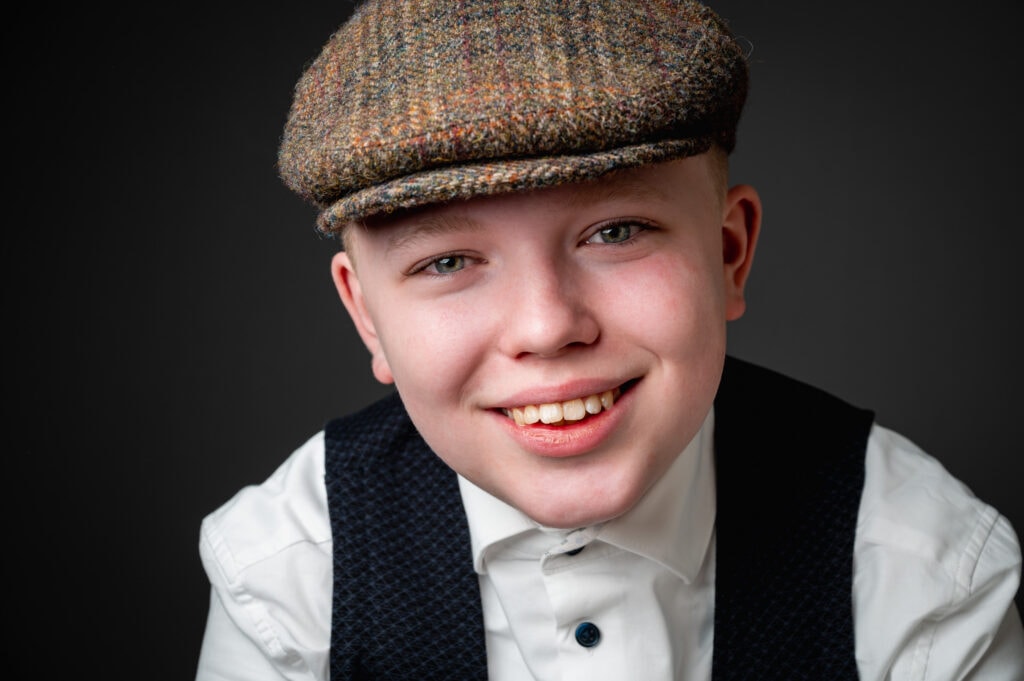 Portretfoto_Ermelo_met_Pet_Jongen